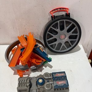 Lote siguiente: Pista de Autos Hot Wheels con Estuche Rueda