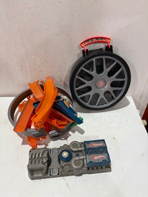 Pista de Autos Hot Wheels con Estuche Rueda