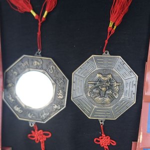 Colgante Feng Shui con Borla Roja y Espejo - imagen 2