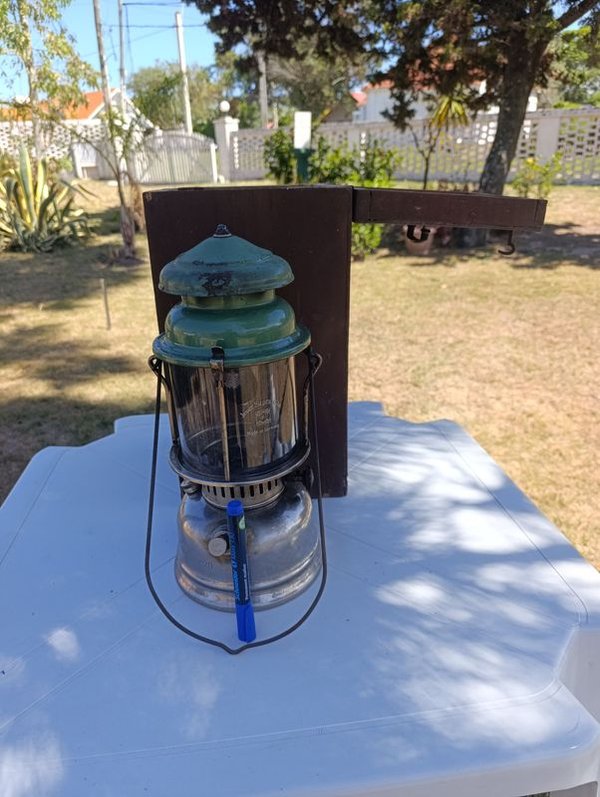 Farol antiguo en su caja de madera - imagen 5