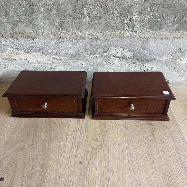 Lote siguiente: 2 Cajones de Cedro con Marquetería - Medidas: 29x18x10cm