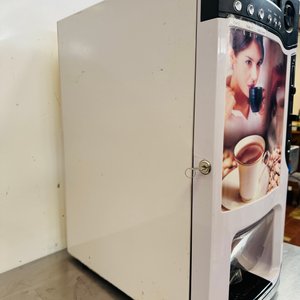 Máquina Expendedora Automática de Bebidas Calientes - imagen 3