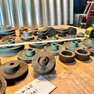 Gran cantidad de Poleas de todo tamaño para maquinaria y motores - imagen 2