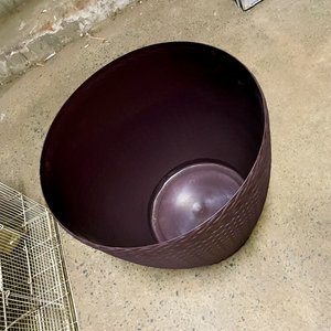 Maceta Grande de PVC Marrón Texturizado - Alto 54 cm - imagen 3