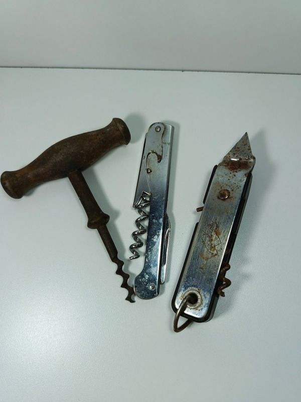 Tres descorchadores para vino antiguos - imagen 3
