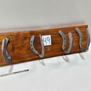 Perchero Artesanal con Herraduras - imagen 2