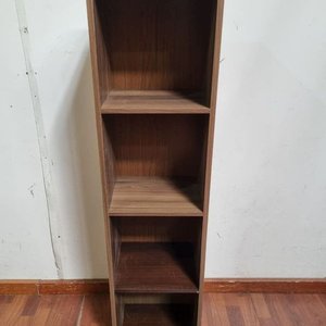 Lote siguiente: Estantería Modular Tono Castaño 32x26x130 cm