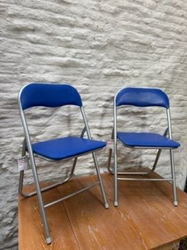 Sillas plegables de metal en excelente condición - imagen 2