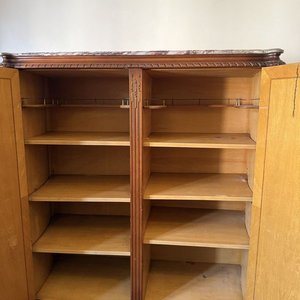 Armario Organizador Antiguo con Tapa de Mármol y Herrajes Ornamentales - imagen 12