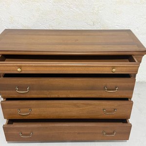 Cómodas de Madera Oscura con Tiradores Dorados - imagen 8