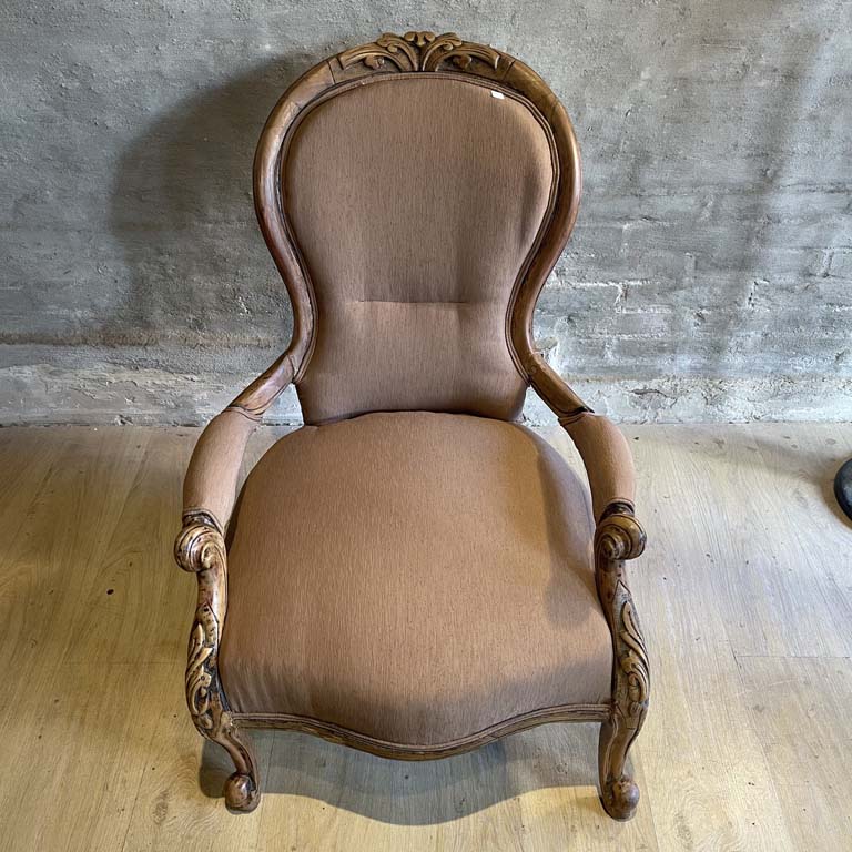 Lote siguiente: Sillon Victoriano tapizado - Medidas: 62x58x67cm