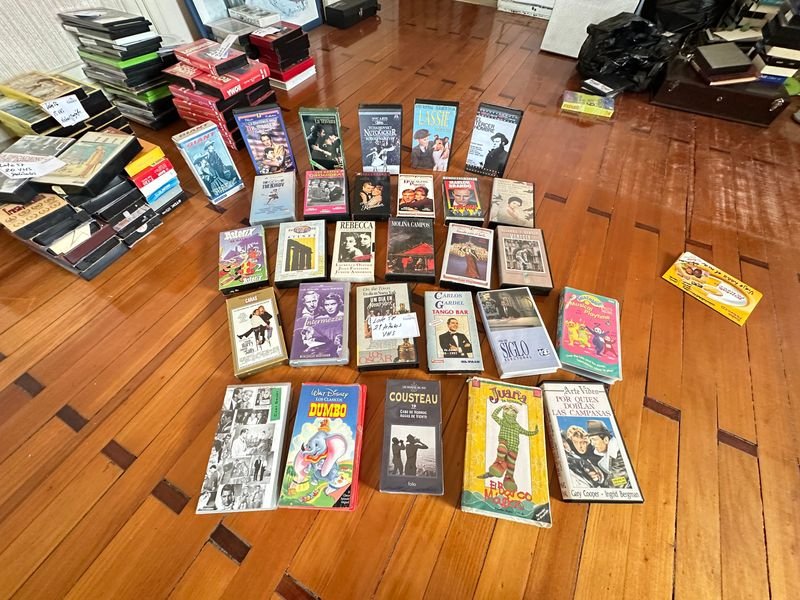 Colección de VHS, libros y revistas en buen estado - imagen 6