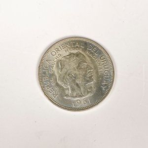 Moneda de Plata "El Gaucho" - 10 Pesos Uruguayos 1961 - imagen 5