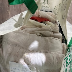 Lote anterior: Cortinas telas y fundas
