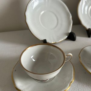 Juego de 4 tazas y platillos de porcelana alemana Bavaria, modelo Ingeborg - imagen 4