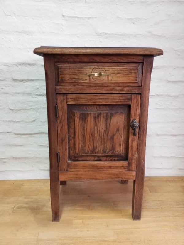 Mesa de luz de roble con puerta y cajón - imagen 1