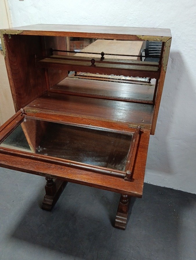 Mueble antiguo estilo barcito en madera de cedro - imagen 4