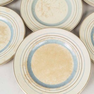 12 Platos de postre, en loza inglesa Woods Ivory Ware. Craquelados y manchados. Medidas: diam.:20 cm - imagen 2