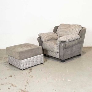 Lote anterior: Sillón de Tela Gris con Reposapiés