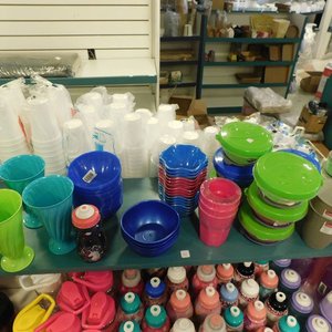 Set de 72 tapers, recipientes plásticos y vasos - imagen 2