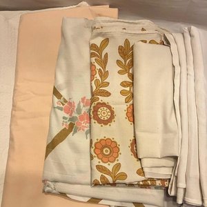 Lote de Ropa de Cama y Mantelería: Sábanas y Cubrecamas - imagen 2