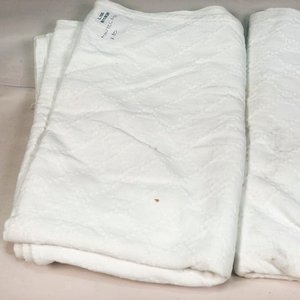 Dos Manteles Blancos de Hilo Bordado Rombos - imagen 3