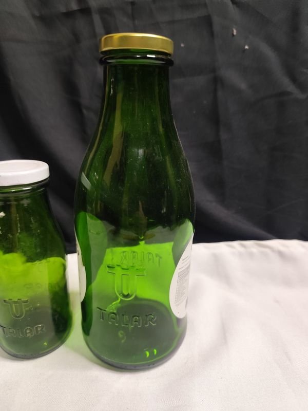 Dos botellas antiguas de leche Talar con tapas originales - imagen 5