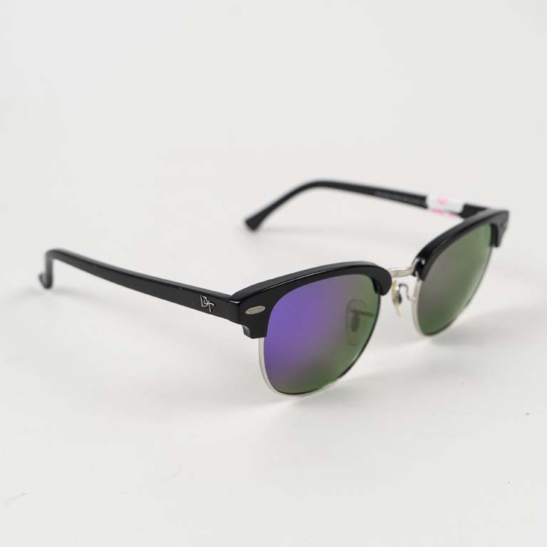 Lote siguiente: Par de lentes de sol Aviador con gradientes y detalles metálicos