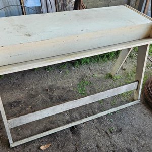 Lote anterior: Lote: 2 escritorios y mesa cármica con detalles