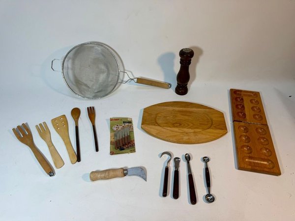 Lote de Utensilios de Cocina y Especieros de Madera