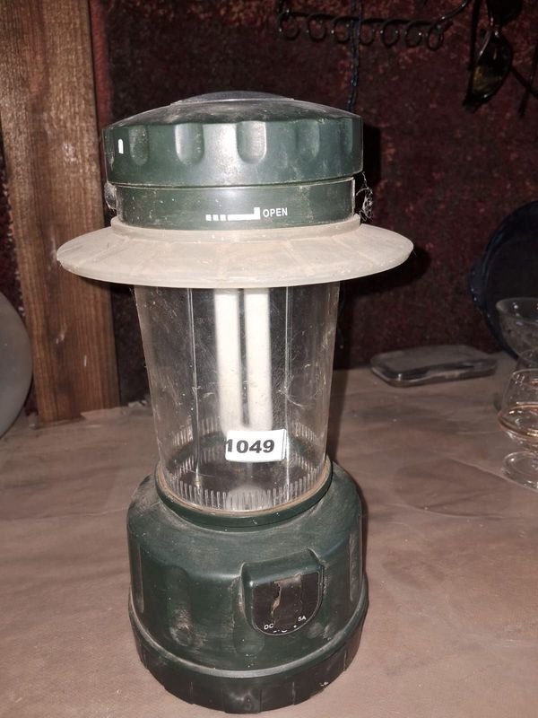 Lote siguiente: Lámpara de camping recargable