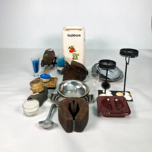 Lote de centro de mesa, frasco de porcelana y candeleros vintage - imagen 2