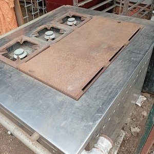 Cocina Industrial Acero Inoxidable 4 Hornallas con Plancha y Puertas - imagen 4