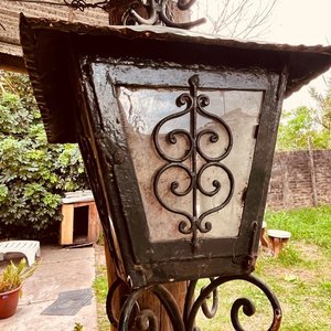Lote anterior: Farol Antiguo de Chapa con Detalles Ornamentales