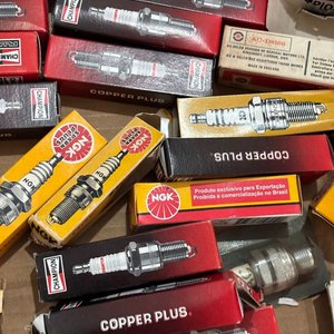 Lote de Bujías y Cables de Encendido Varios - imagen 8