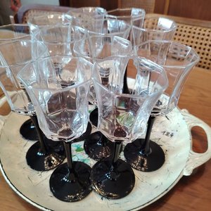 Juego de 10 Copas Octogonales con Base Negra y Bandeja - imagen 6