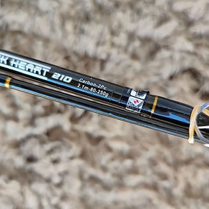 Caña de Pesca Embarcada ANGLER Black Heart 210 Carbono - imagen 5