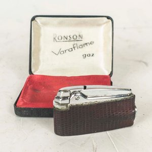 Lote siguiente: Encendedor Ronson Varaflame a Gas con Estuche Original