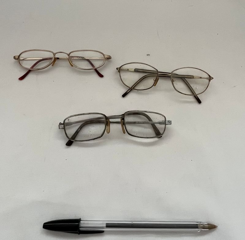 Lentes de Ojo con Diseño Moderno y Accesorios - imagen 2