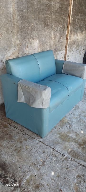 Silla de dos cuerpos en cuero azul con funda en los posabrazos - imagen 4