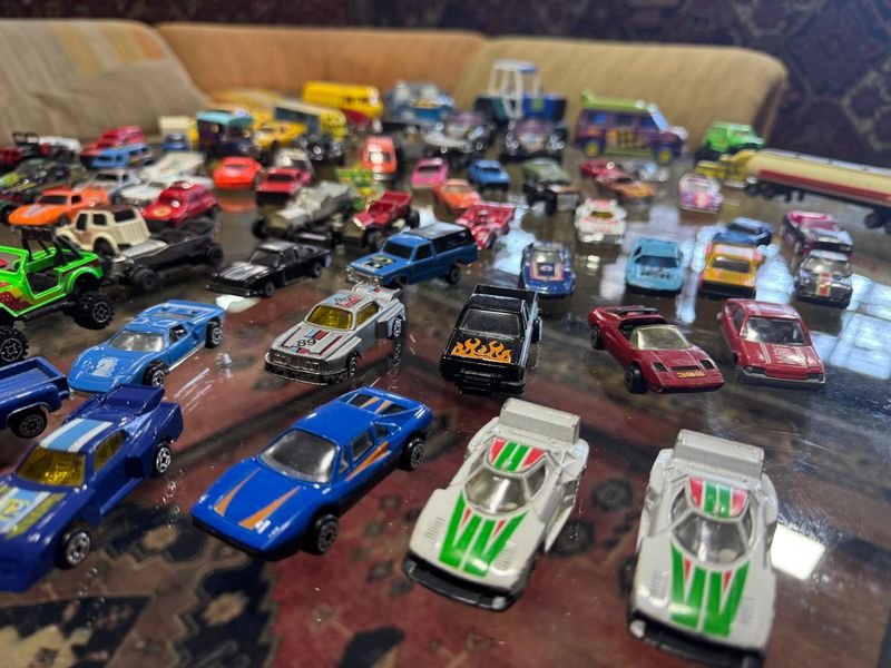 Gran lote de autos y vehículos variados - imagen 8