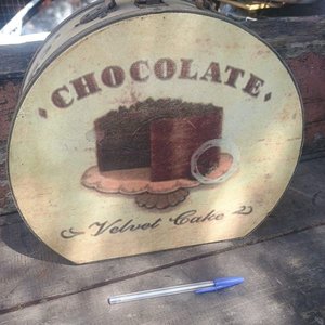 Sombrerera Vintage "Chocolate Velvet Cake" con Interior Gamuzado - imagen 6
