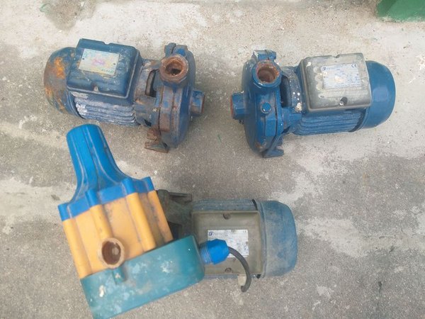 Lote de 3 Bombas de Agua Centrífugas Usadas - imagen 1