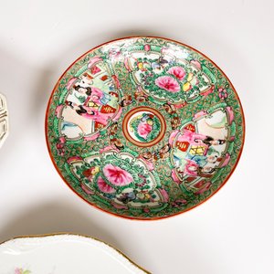 Lote de 5 Platos de Loza Estilo Canton y Noritake con Decoración Floral - imagen 5