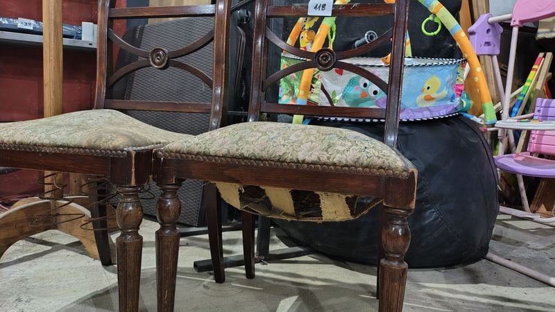 Sillas de madera para restaurar en excelente estado - imagen 4