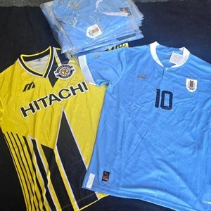 Lote anterior: Camisetas de Fútbol Uruguay y Equipo Amarillo