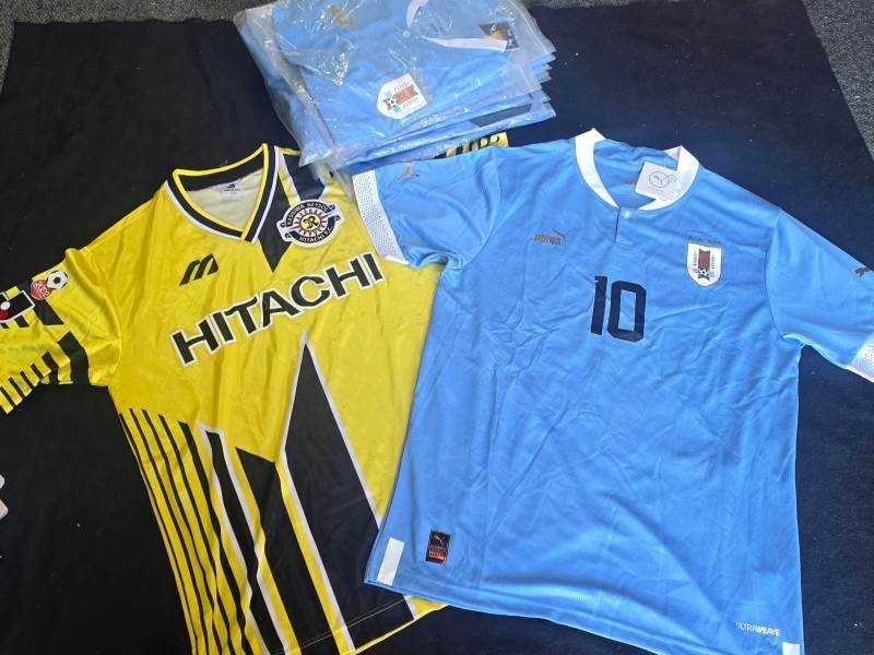 Camisetas de Fútbol Uruguay y Equipo Amarillo