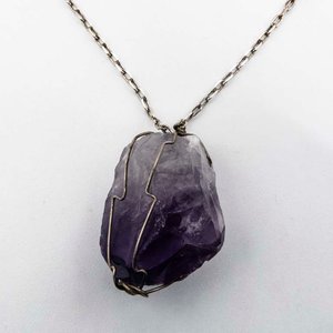 Lote siguiente: Cadena con Colgante de Amatista Natural