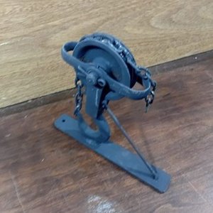 Par de Ménsulas de Herrería Artesanal con Polea para Colgar Macetas - imagen 8