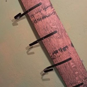 Perchero Rústico de Madera de Roble de Barril con Ganchos de Hierro - imagen 2